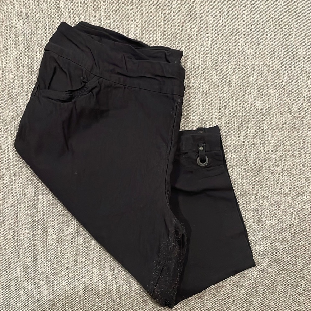 Black Capri